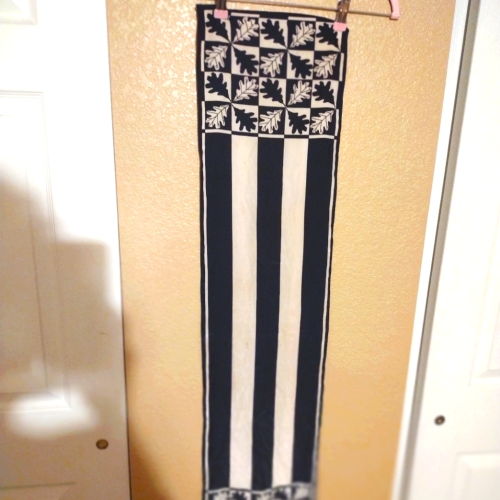 A gorgeous scarf